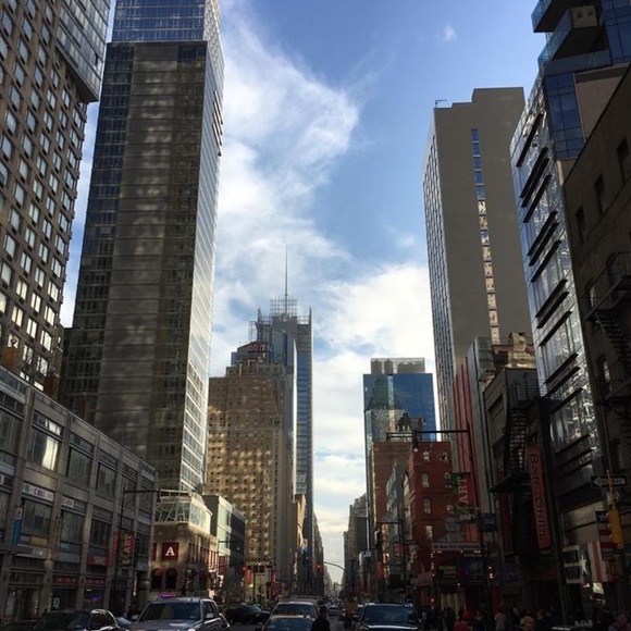 Meet Your Posher - City Shop - Picture 5 of 7